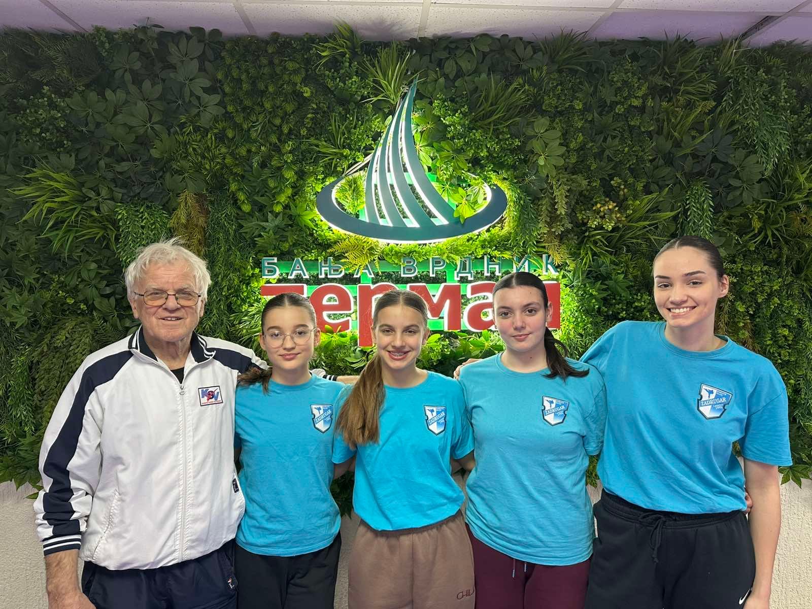 att.m SH1CUnCEZfBCwqdA2AND316Sc L05qj1QxoPkGbq8