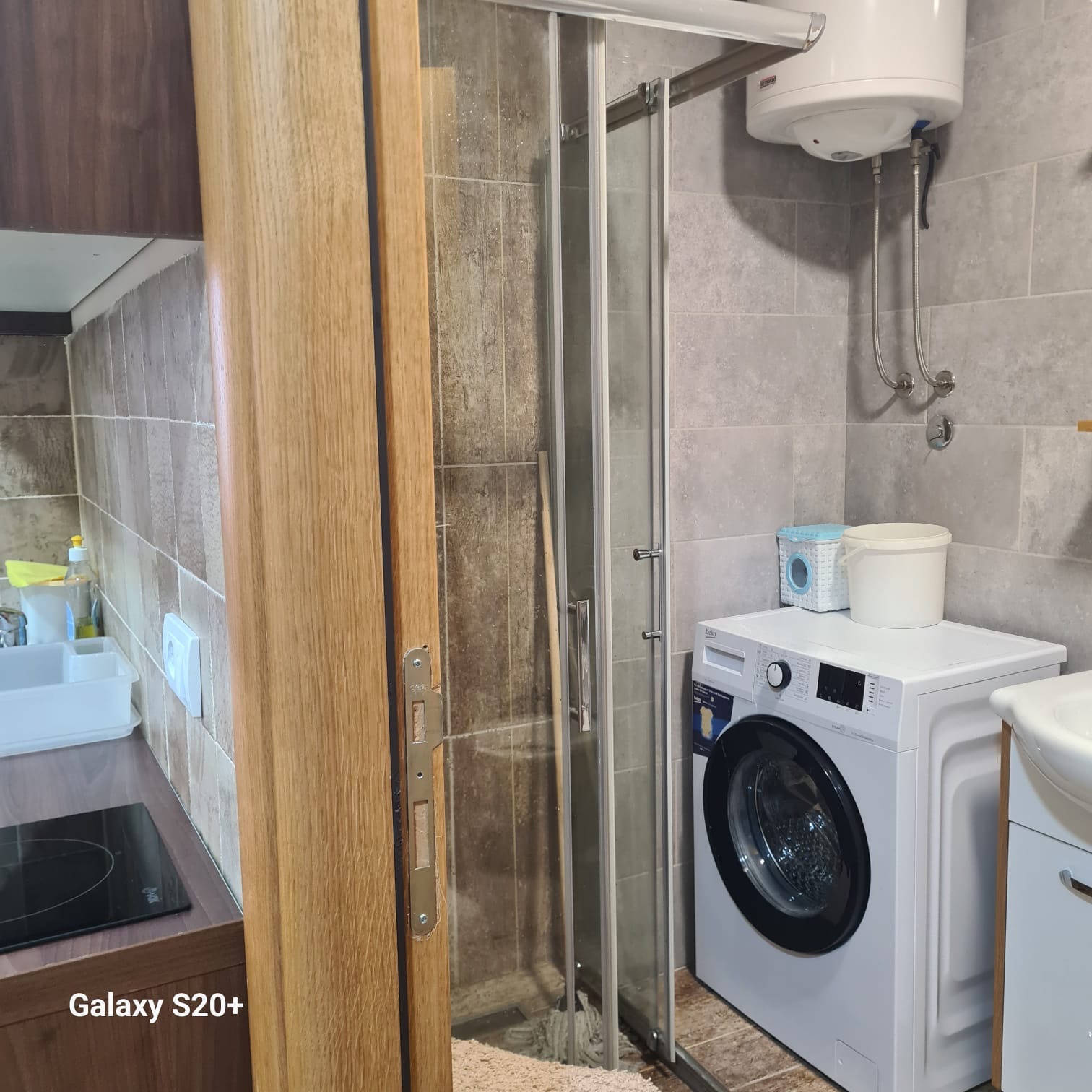 e19f4ab7 cd35 4041 8c5f aa46809c0433