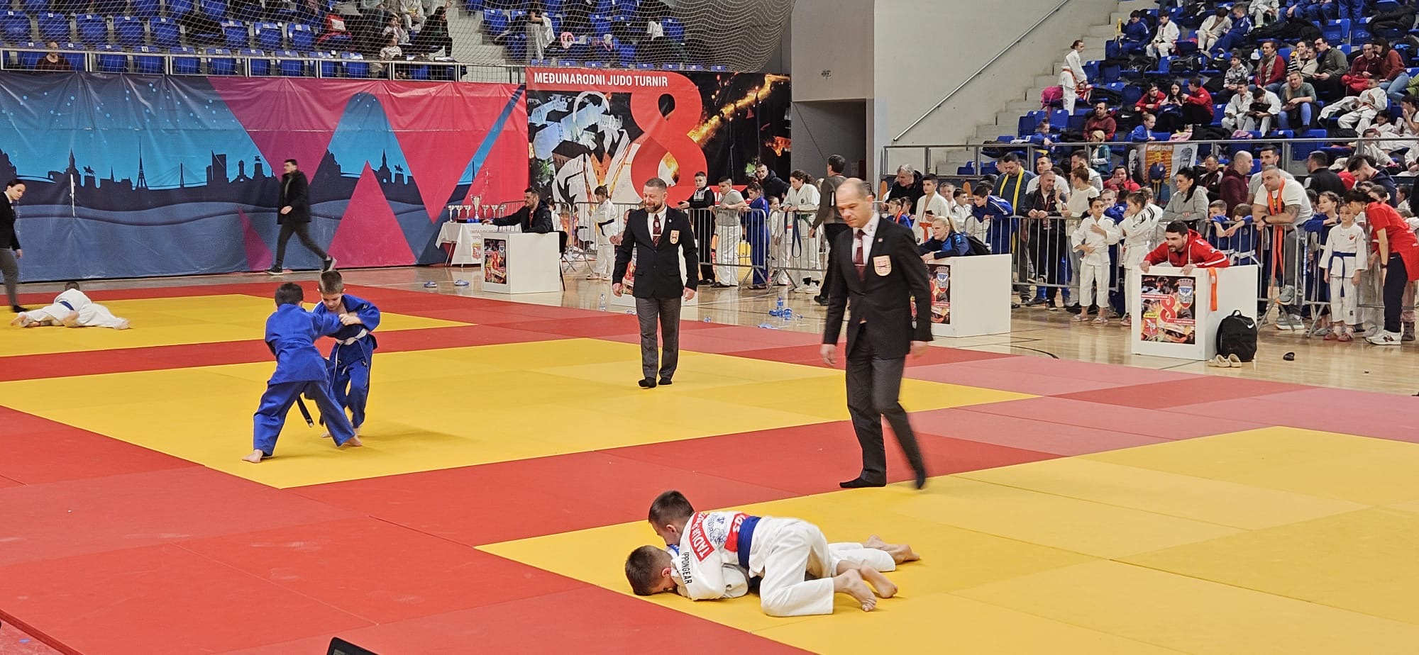 fa72b8e6 ab2a 49f8 9741 b14ad63f116e